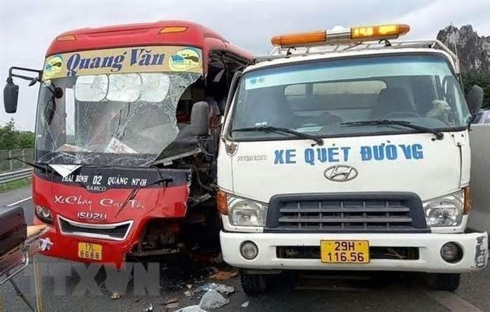 Quảng Ninh: Tai nạn giữa xe khách và xe tải, 1 người tử vong