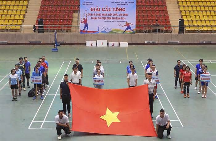 120 vận động viên tham gia giải cầu lông CNVCLĐ TP Điện Biên Phủ