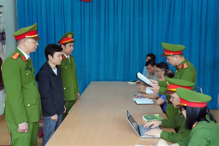 Bắt cán bộ Trung tâm đăng kiểm xe cơ giới tỉnh Hà Giang