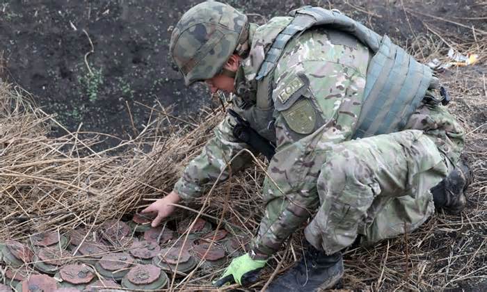 Công binh Ukraine đau đầu với chiến thuật cài mìn của Nga