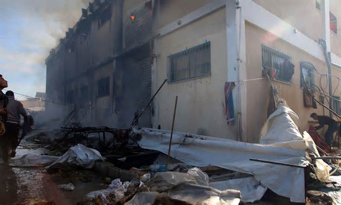 Xe tăng Israel bị tố tấn công trại tị nạn của LHQ ở Gaza