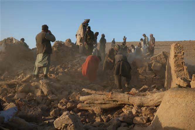 Động đất ở Afghanistan: Số nạn nhân thiệt mạng lên tới hơn 2.400 người