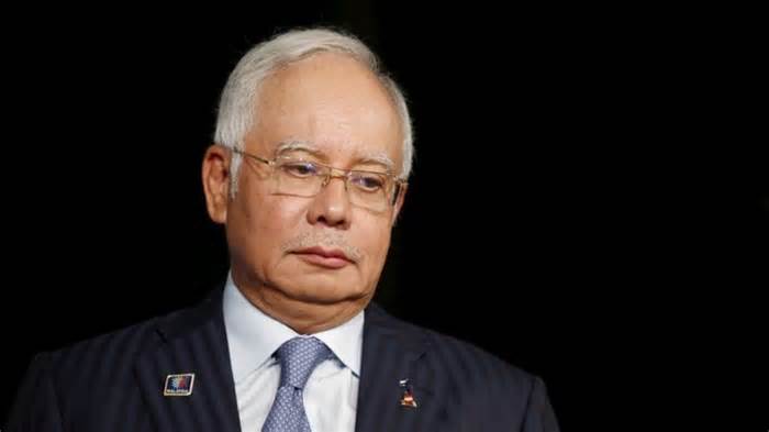 Malaysia giảm một nửa án tù cho cựu thủ tướng Najib