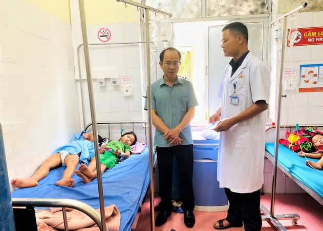11 cháu bé ở tỉnh Hà Giang bị ngộ độc do ăn quả hồng châu
