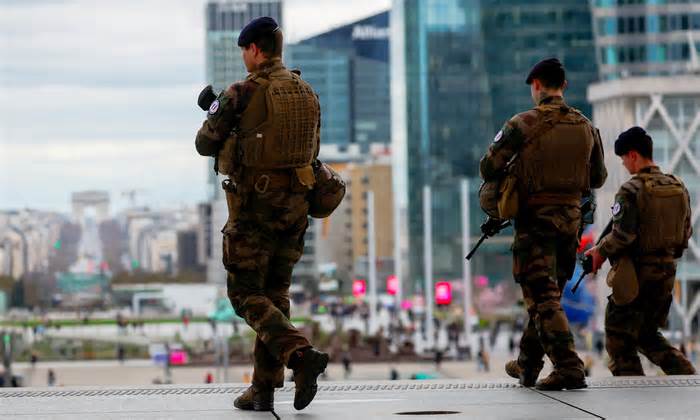 Pháp có thể đã đề nghị 45 nước cử binh sĩ bảo vệ Olympic