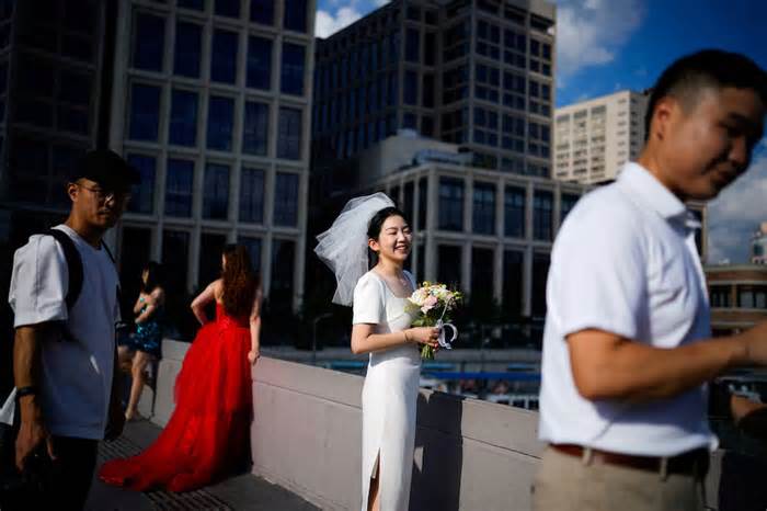 Trung Quốc kêu gọi giới trẻ tối giản đám cưới