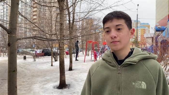 Thiếu niên cứu hơn 100 người trong vụ khủng bố nhà hát Nga