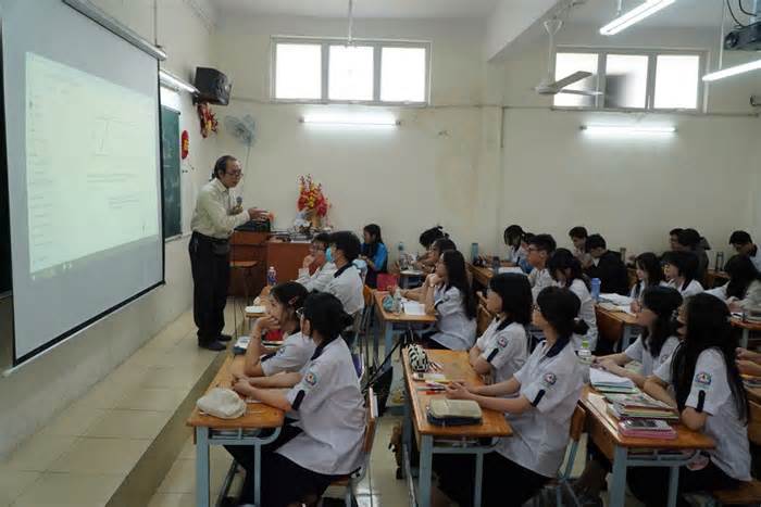 Phụ huynh TPHCM yên tâm hơn khi con học 2 buổi/ngày