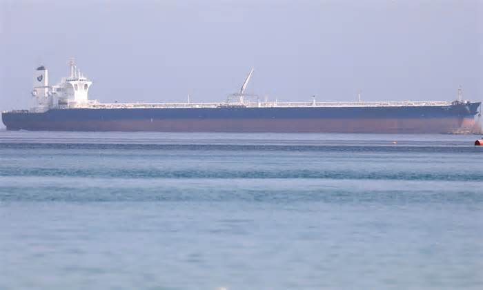 Tàu dầu bị tập kích tên lửa trên Biển Đỏ