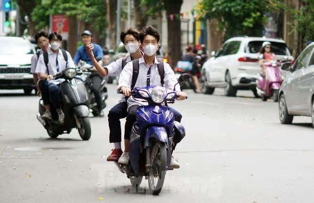 Hà Nội: Xử phạt hơn 1.600 học sinh vi phạm luật giao thông
