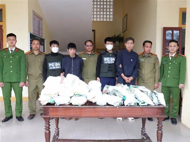 Hà Tĩnh bắt giữ 2 đối tượng vận chuyển trái phép 31kg ma túy