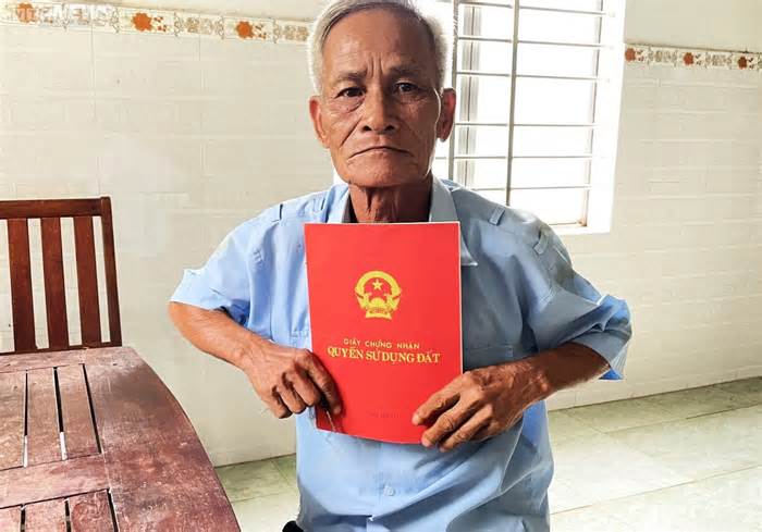 Chuyện lạ ở Bình Định: Huyện cấp gần 50 'sổ đỏ', 14 năm dân không có đất xây nhà