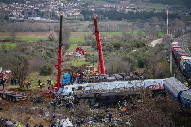 Hy Lạp tuyên bố quốc tang 3 ngày tưởng niệm nạn nhân tai nạn đường sắt