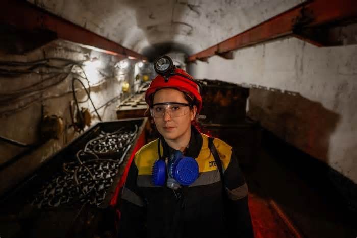 Những phụ nữ thay đàn ông làm thợ mỏ ở Ukraine