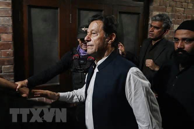 Pakistan bắt cựu Thủ tướng Imran Khan do liên quan đến tham nhũng