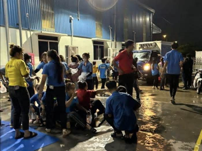 Gần 100 công nhân ở Đồng Nai nhập viện sau khi ăn bánh đa cua