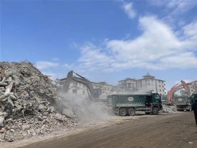Thổ Nhĩ Kỳ dừng chiến dịch cứu hộ động đất tại phần lớn các tỉnh