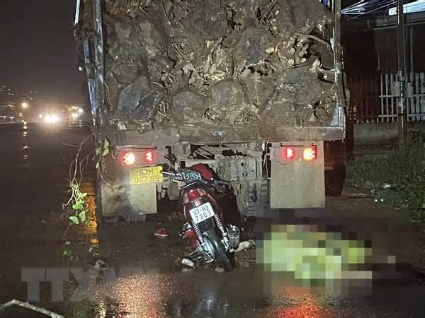 Bình Phước: Đâm vào đuôi xe tải, 2 thanh niên tử vong tại chỗ