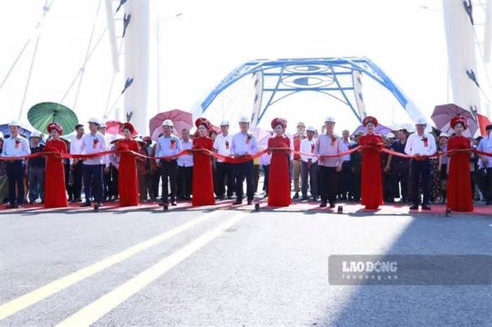 Thông xe cầu Giới Phiên, cầu thứ 8 bắc ngang sông Hồng ở Yên Bái