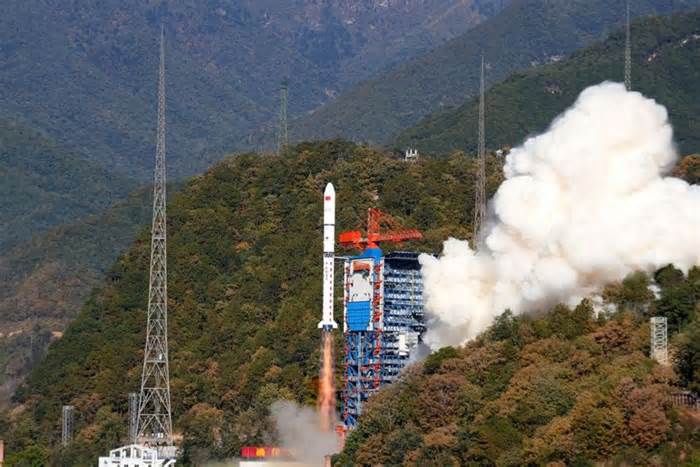 Trung Quốc tiếp tục đưa thêm vệ tinh vào vũ trụ