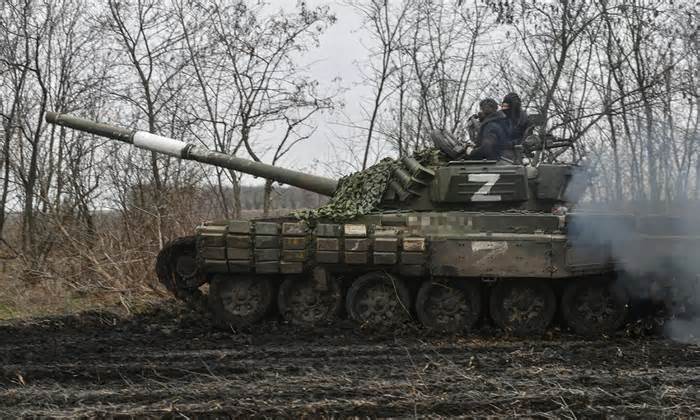 'Đòn tập hậu' giúp UAV Ukraine hạ xe tăng Nga
