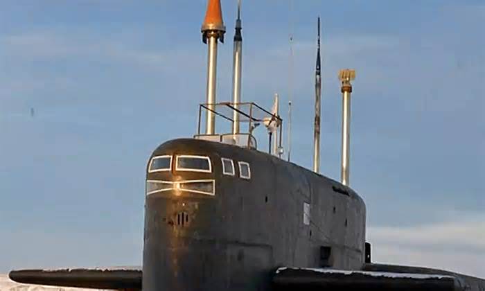 Kết cấu giống giáp lồng trên nóc tàu ngầm hạt nhân Nga