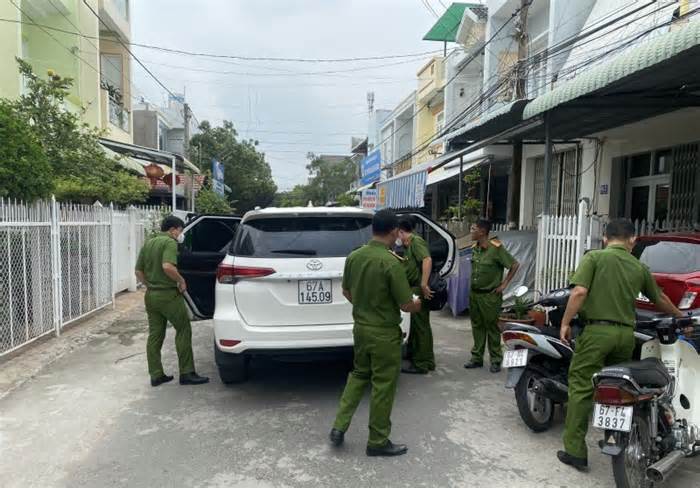 Phó Chánh Thanh tra tỉnh An Giang cùng 8 bị can bị bắt về tội “Tham ô tài sản”