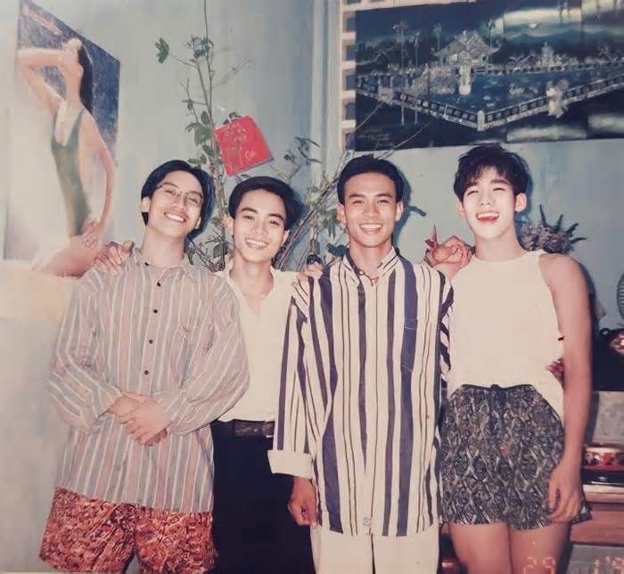 Khánh Phương khoe ảnh thời niên thiếu, dân mạng trầm trồ: 'Đẹp như mỹ nam Hàn Quốc'