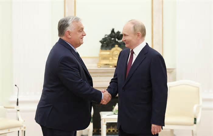 Thủ tướng Hungary thông báo cho NATO trước chuyến thăm Nga