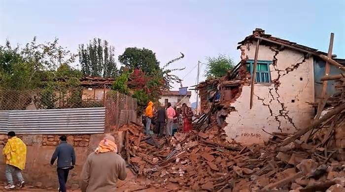Động đất ở Nepal: Ít nhất 157 người chết, thương vong tiếp tục gia tăng; Thủ tướng Ấn Độ gửi thông điệp