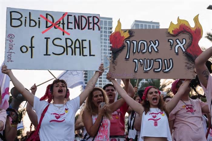Hơn trăm nghìn người Israel yêu cầu giải tán chính phủ