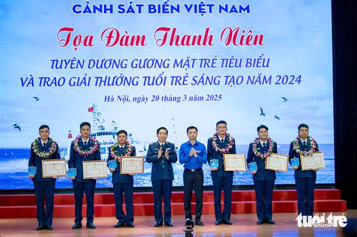 Tuyên dương 9 gương mặt trẻ tiêu biểu Cảnh sát biển Việt Nam