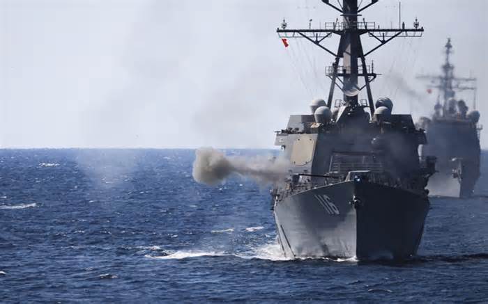 Máy bay không người lái từ Yemen nghi tấn công tàu chiến Mỹ ở Biển Đỏ