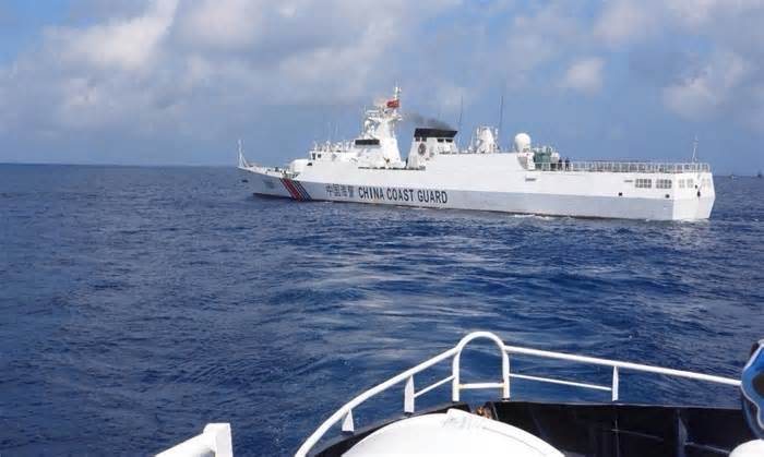 Philippines tố hải cảnh Trung Quốc cản tàu tiếp tế trên Biển Đông
