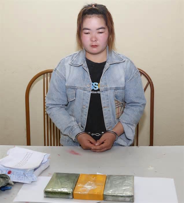 Bắt đối tượng mua bán trái phép ba bánh heroin ở tỉnh Sơn La
