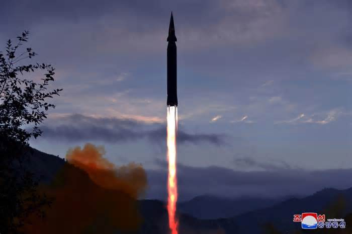 Tàu Mỹ vừa tới Hàn Quốc, Triều Tiên đã thử tên lửa đạn đạo?
