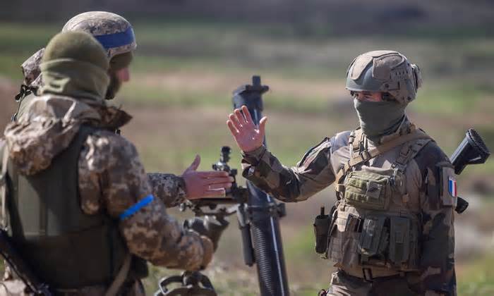 Nga sẽ 'phản ứng quyết liệt' nếu Pháp đưa quân đến Ukraine