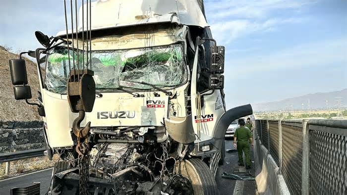 Tai nạn trên cao tốc Phan Thiết - Vĩnh Hảo, một người chết