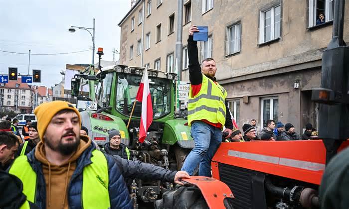 Ba Lan đe dọa cấm cửa nông sản Nga