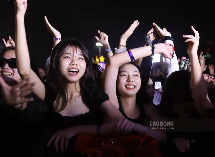 Gần 60.000 người 'cháy' cùng đêm nhạc Quy Nhon New Year Countdown 2024