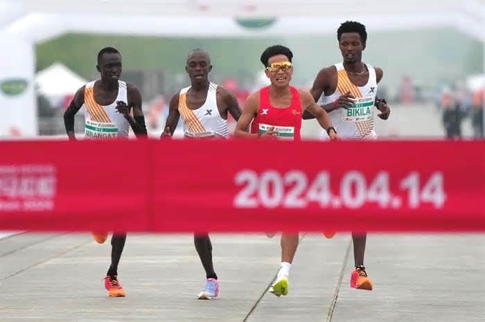 Runner Trung Quốc bị tố thuê pacer để vô địch