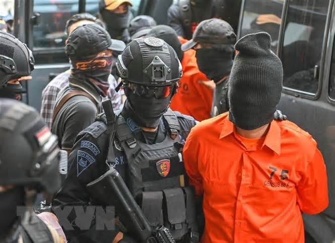 Indonesia bắt giữ 27 nghi phạm thuộc nhóm khủng bố ủng hộ IS