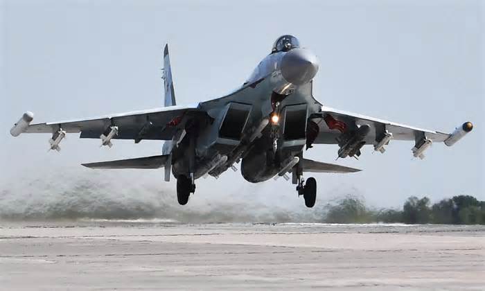 Chỉ huy Nga nói phi công Ukraine tránh đối đầu tiêm kích Su-35