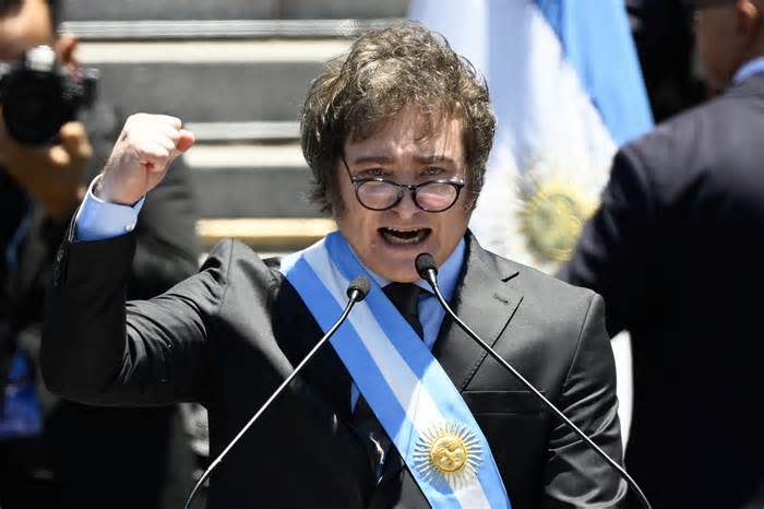 Tân Tổng thống Argentina tuyên bố sẽ cắt giảm chi tiêu mạnh tay