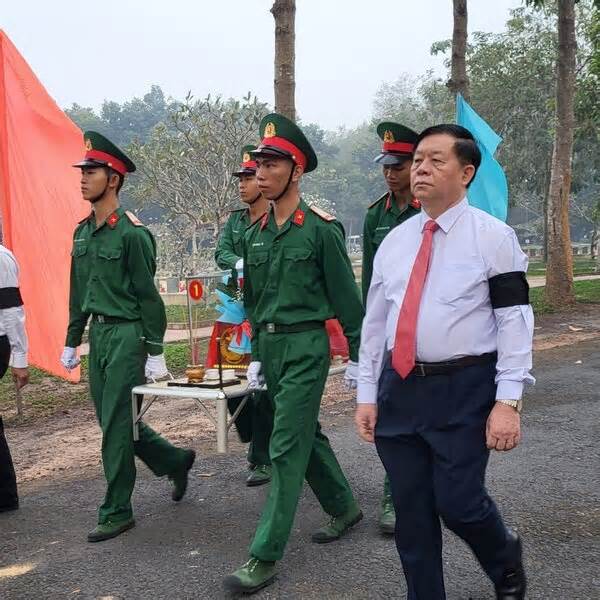 Trưởng Ban Tuyên giáo Trung ương dự lễ viếng, an táng hài cốt liệt sĩ tại Tây Ninh