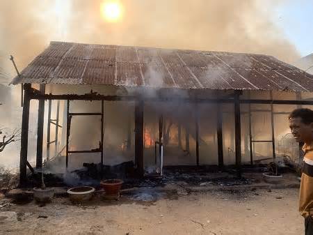 Cháy lớn thiêu rụi 3 căn nhà của người dân ở Đắk Nông