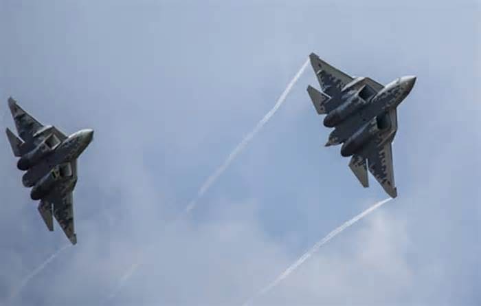 Nhận thêm tên lửa có tầm bắn 300 km, tiêm kích Su-57 như ‘hổ mọc thêm cánh’