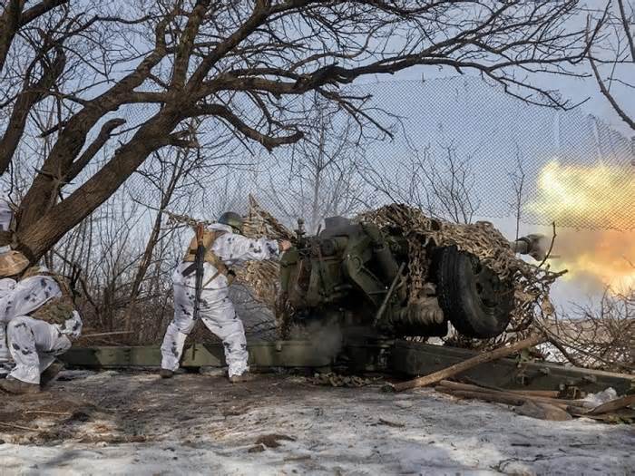 Tin thế giới 1/3: Ukraine tăng quân ở Bakhmut, Ngoại trưởng Nga-Ấn Độ hội đàm