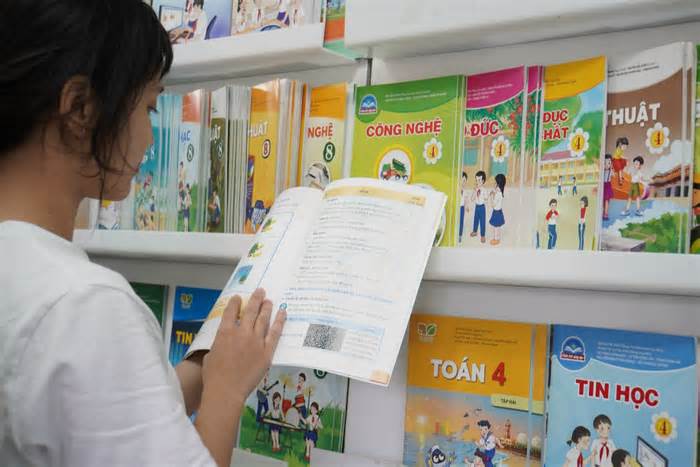 Bộ GDĐT tiếp tục thẩm định sách giáo khoa theo chương trình mới