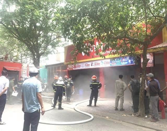 Cháy siêu thị ở Hà Nội, nhiều tài sản bị thiêu rụi